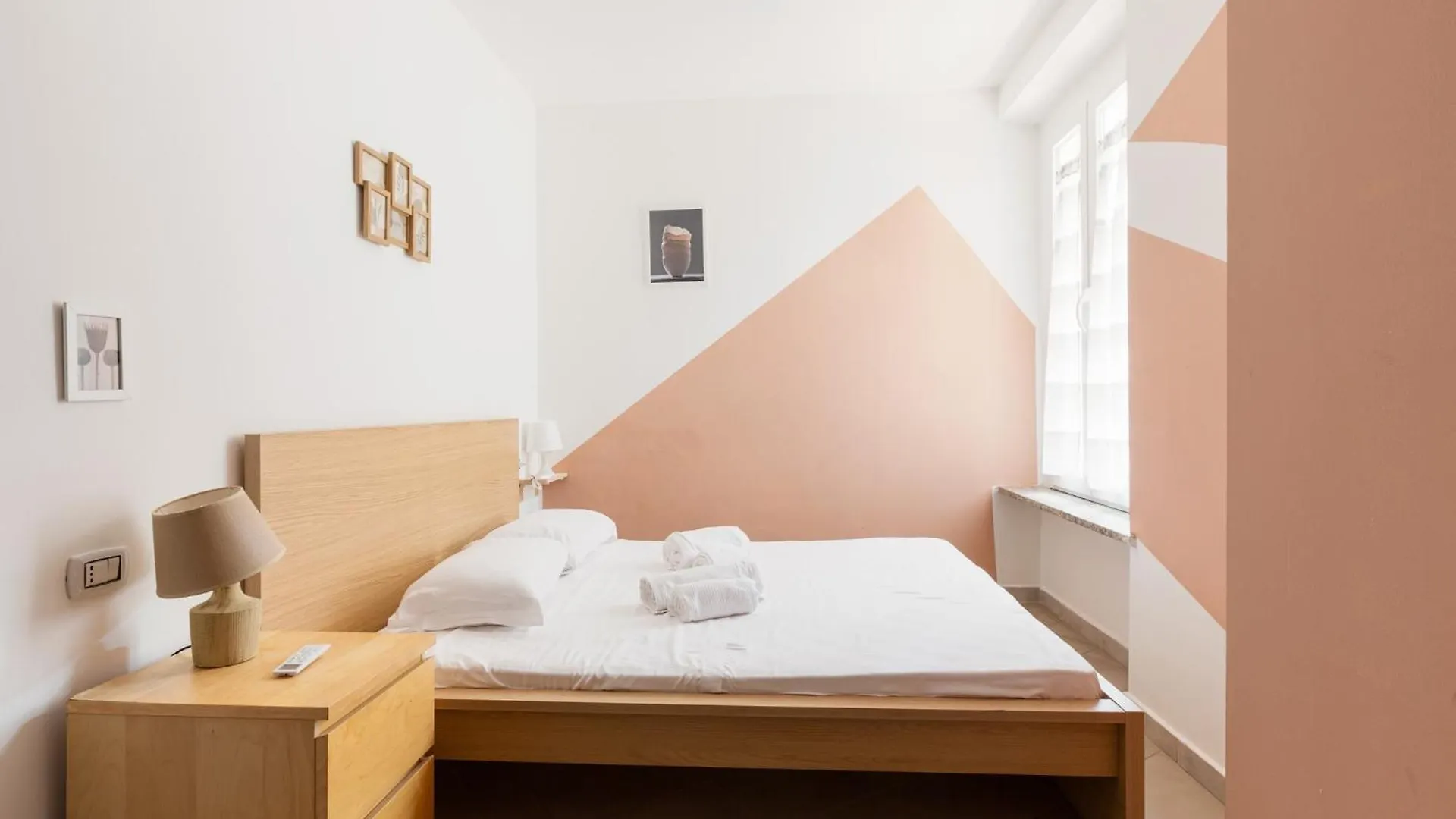 Affori Fn Modern Apartment X4!의 연락처